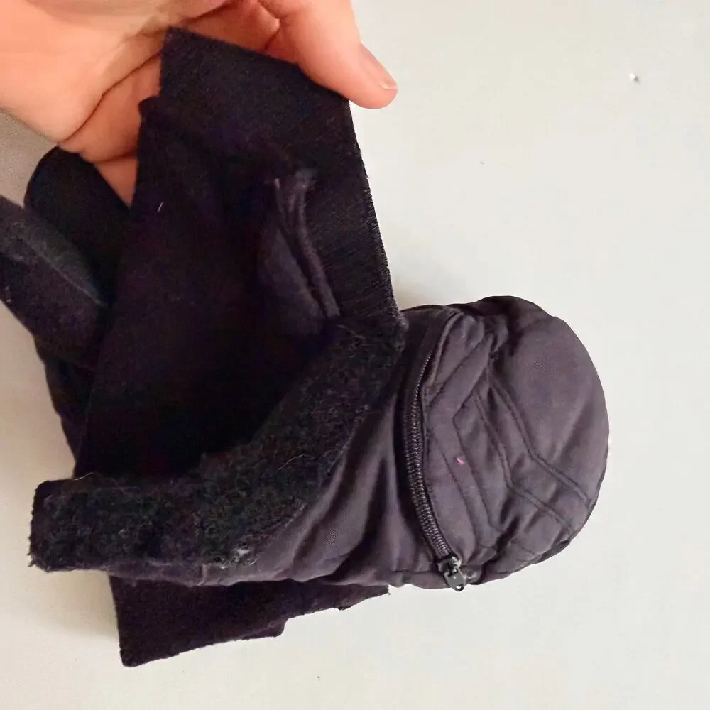 Kombi Mittens Black Size Medium (3-5 years) Zipper Pocket